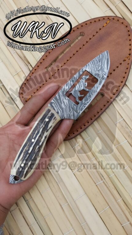 Damascus Steel Skinner knife
