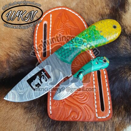 Custom Made Damascus Steel Fixed Blades Cowboy and Skinner knives set...